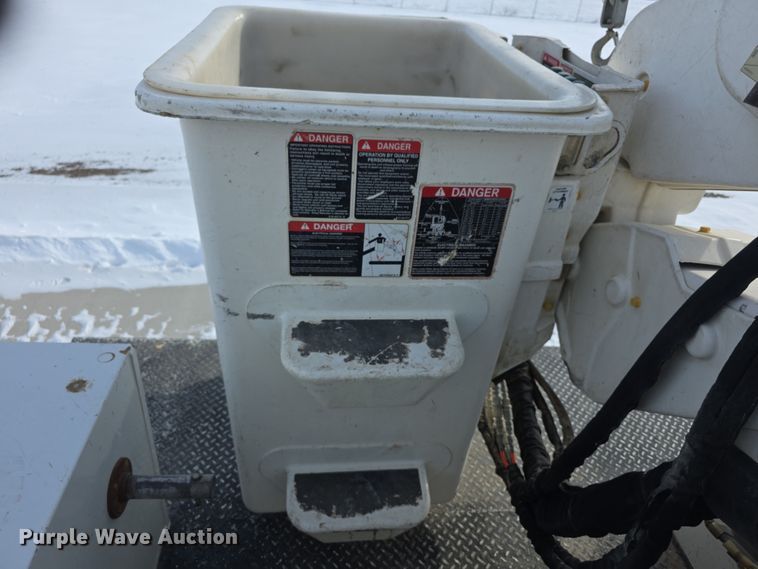 image for item FI0806 2014 Dodge Ram 5500HD bucket truck