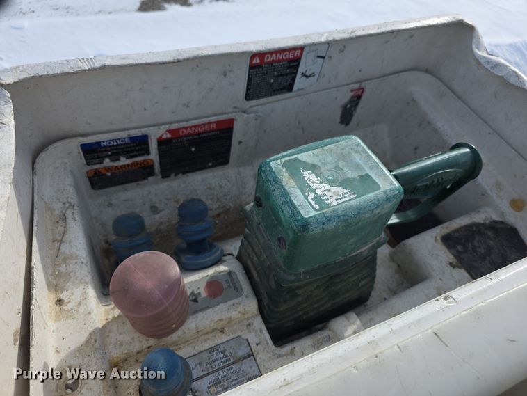 image for item FI0806 2014 Dodge Ram 5500HD bucket truck