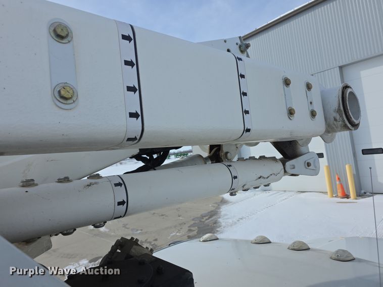 image for item FI0806 2014 Dodge Ram 5500HD bucket truck