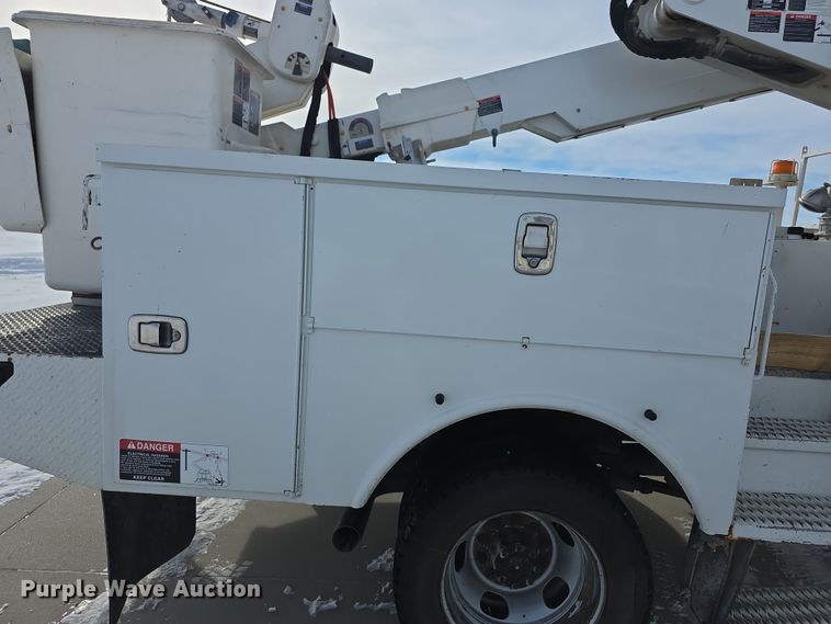 image for item FI0806 2014 Dodge Ram 5500HD bucket truck
