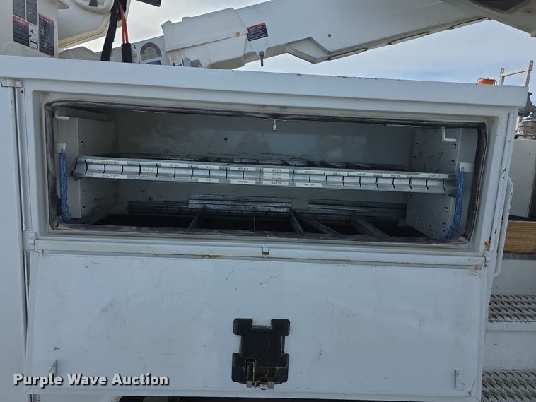 image for item FI0806 2014 Dodge Ram 5500HD bucket truck