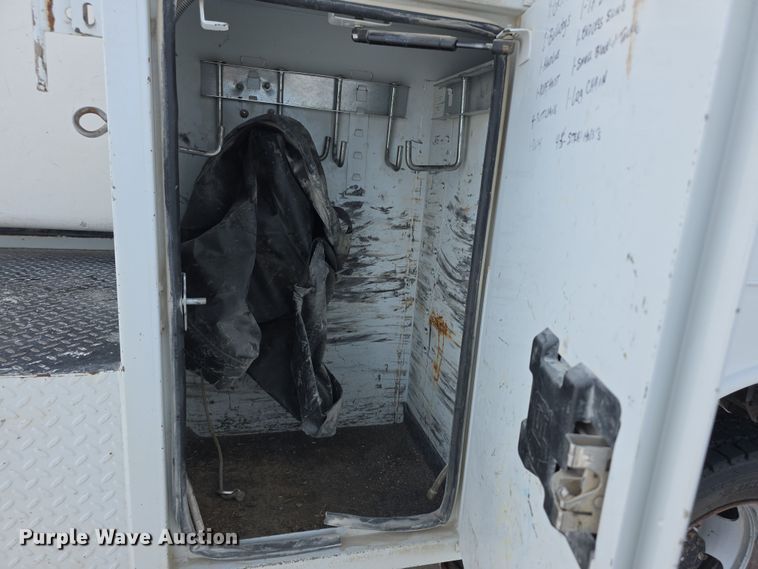 image for item FI0806 2014 Dodge Ram 5500HD bucket truck