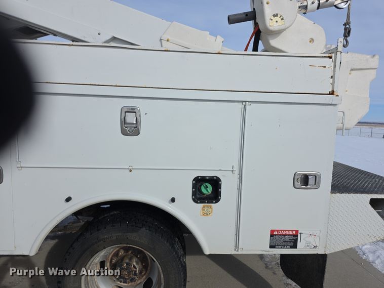 image for item FI0806 2014 Dodge Ram 5500HD bucket truck