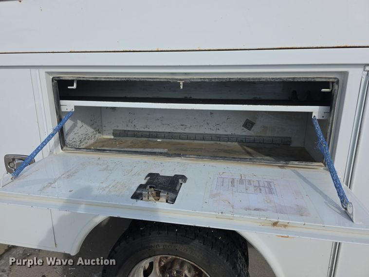 image for item FI0806 2014 Dodge Ram 5500HD bucket truck