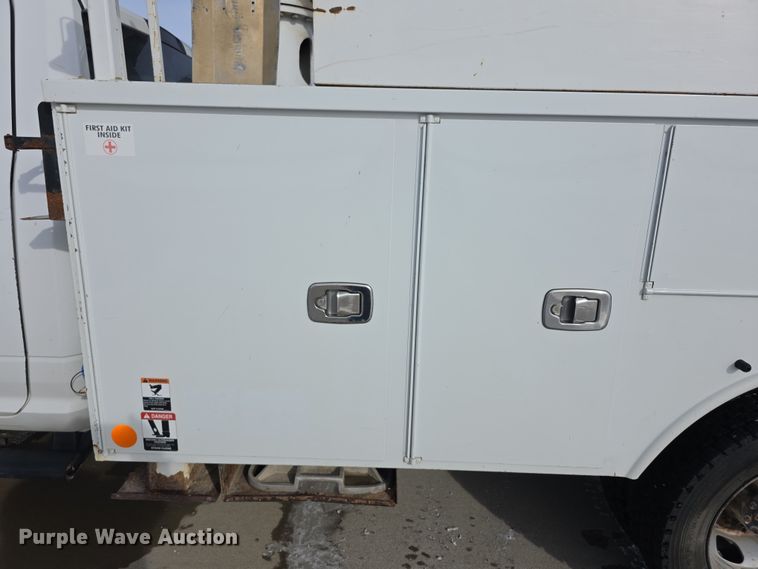 image for item FI0806 2014 Dodge Ram 5500HD bucket truck