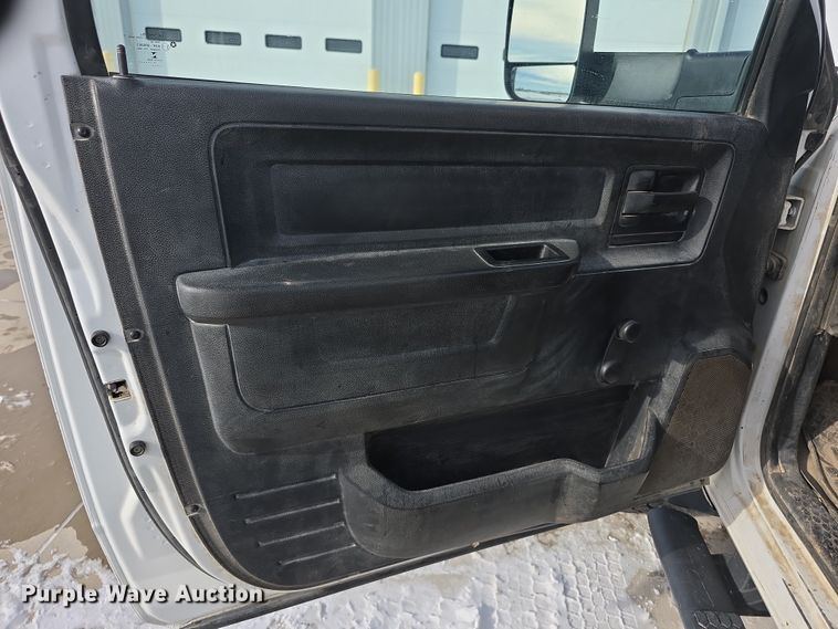 image for item FI0806 2014 Dodge Ram 5500HD bucket truck