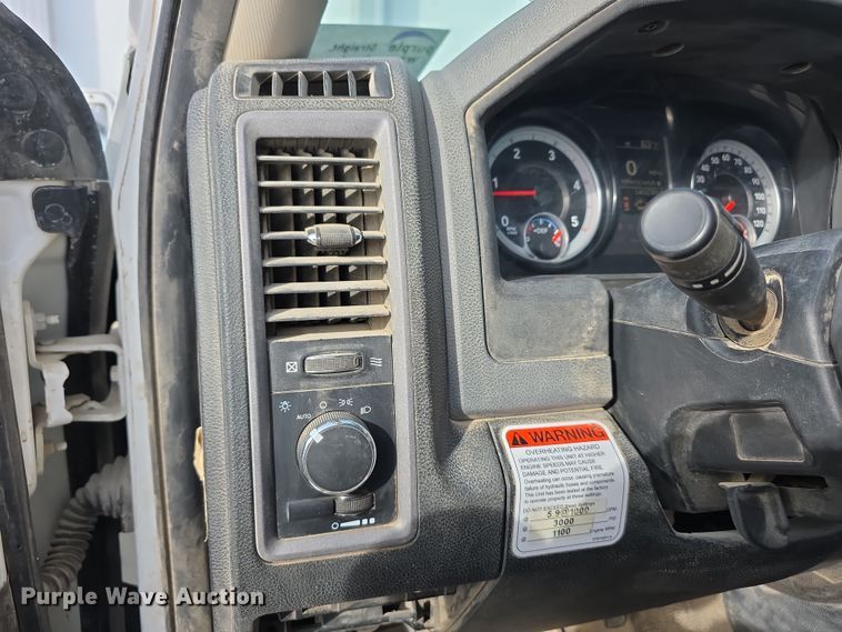 image for item FI0806 2014 Dodge Ram 5500HD bucket truck