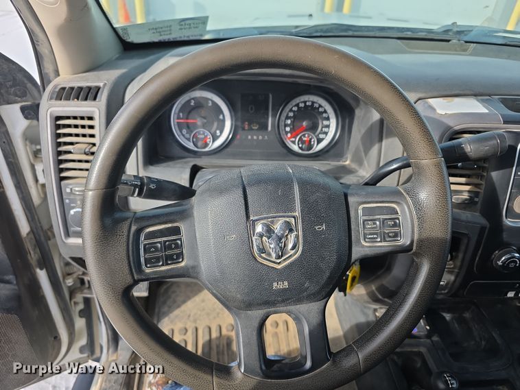 image for item FI0806 2014 Dodge Ram 5500HD bucket truck