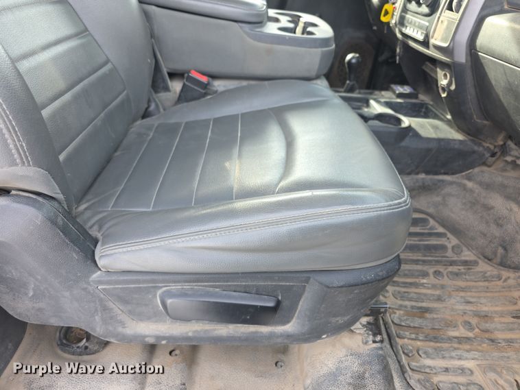 image for item FI0806 2014 Dodge Ram 5500HD bucket truck