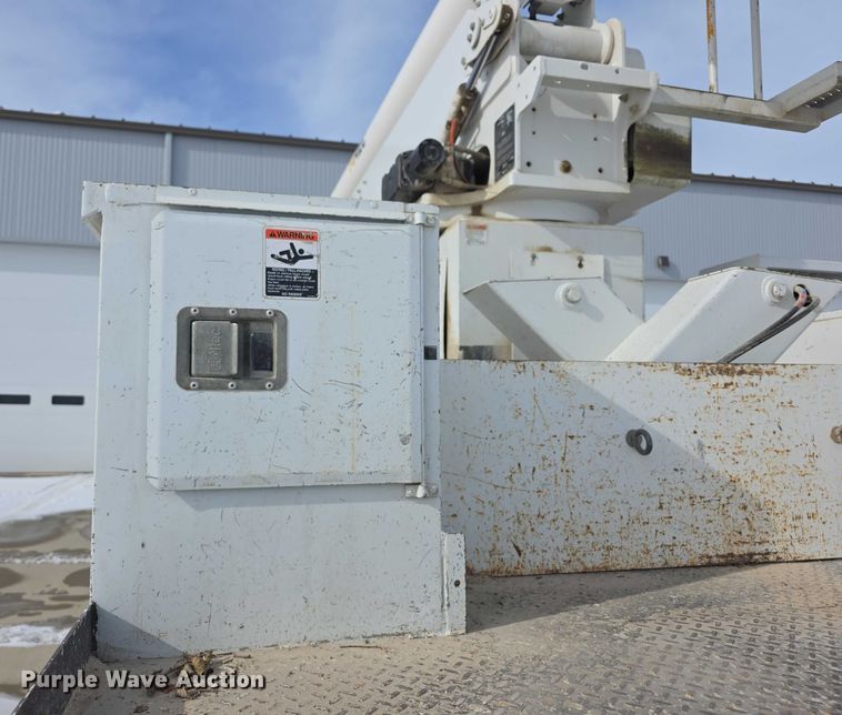 image for item FI0807 2011 Freightliner Business Class M2 bucket truck