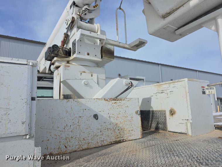 image for item FI0807 2011 Freightliner Business Class M2 bucket truck