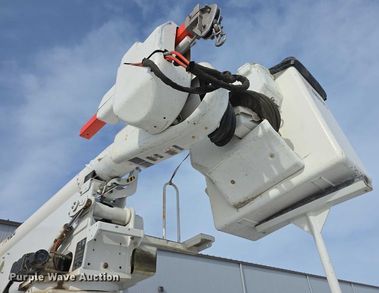 image for item FI0807 2011 Freightliner Business Class M2 bucket truck