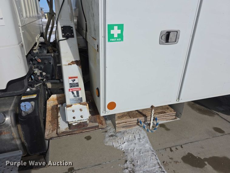 image for item FI0807 2011 Freightliner Business Class M2 bucket truck