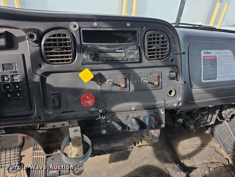 image for item FI0807 2011 Freightliner Business Class M2 bucket truck