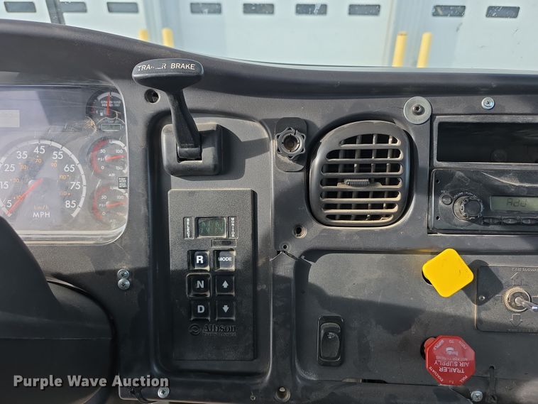 image for item FI0807 2011 Freightliner Business Class M2 bucket truck