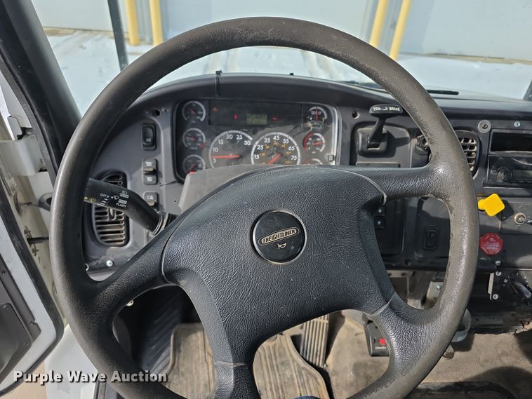 image for item FI0807 2011 Freightliner Business Class M2 bucket truck