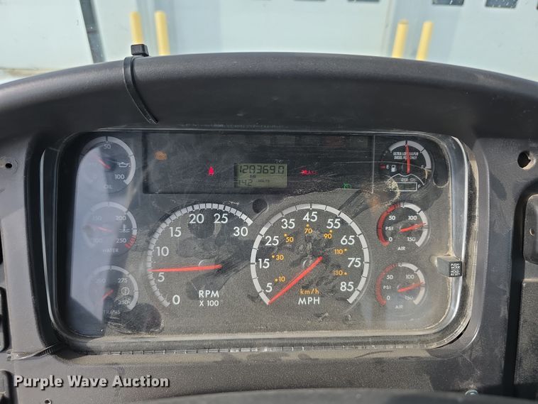 image for item FI0807 2011 Freightliner Business Class M2 bucket truck