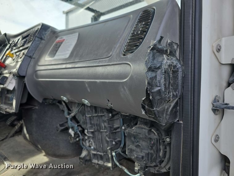 image for item FI0807 2011 Freightliner Business Class M2 bucket truck