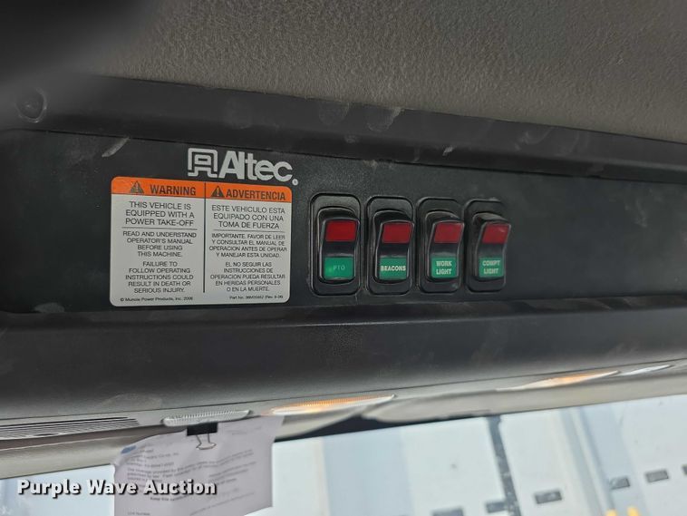 image for item FI0807 2011 Freightliner Business Class M2 bucket truck