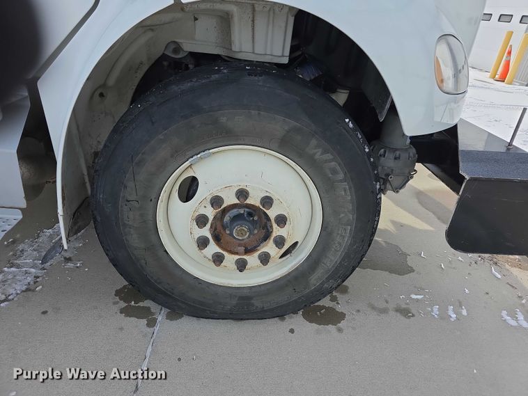 image for item FI0807 2011 Freightliner Business Class M2 bucket truck