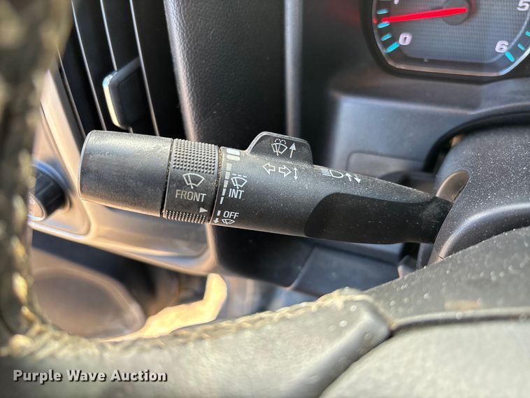 image for item FI1606 2015 Chevrolet Silverado 1500 Crew Cab pickup truck