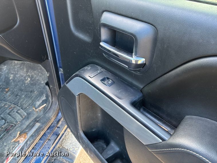 image for item FI1606 2015 Chevrolet Silverado 1500 Crew Cab pickup truck