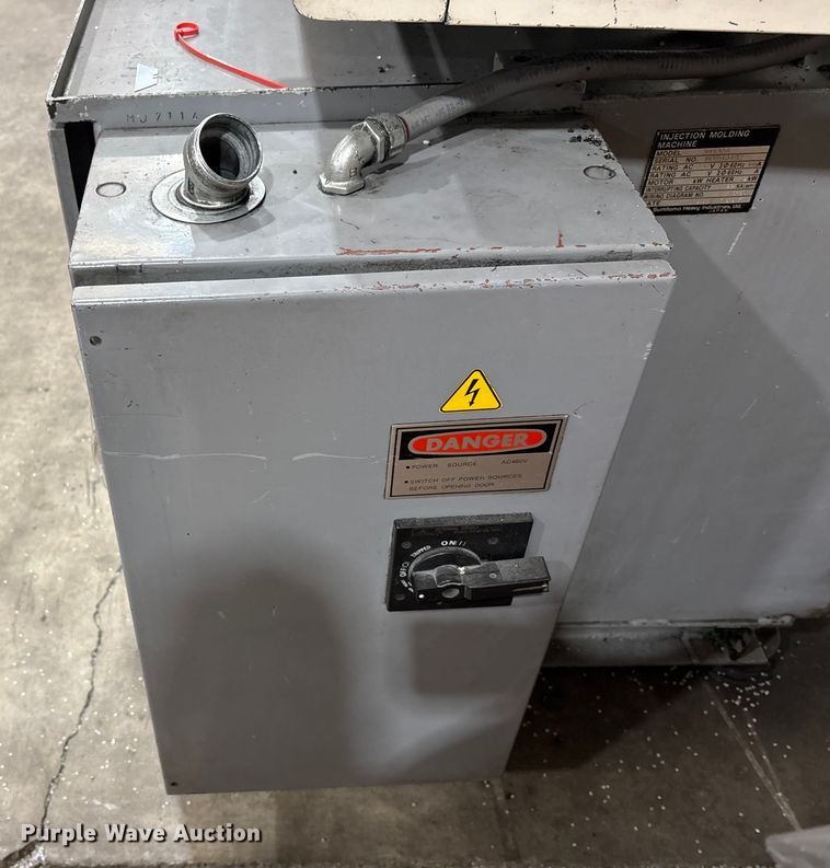 image for item FK1138 Sumitomo SH100A plastic injection molding machine