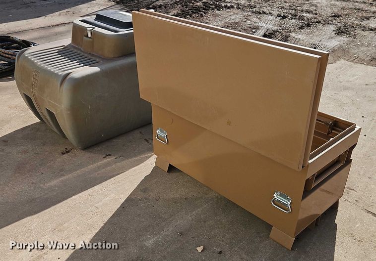 image for item FN5563 Fuel transfer tank