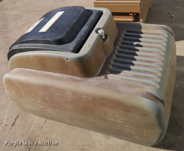 image for item FN5563 Fuel transfer tank
