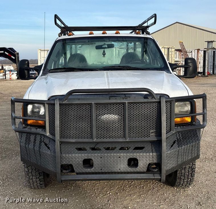 image for item FO3522 2007 Ford F350 utility bed pickup truck
