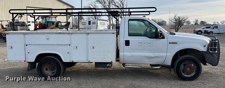 image for item FO3522 2007 Ford F350 utility bed pickup truck