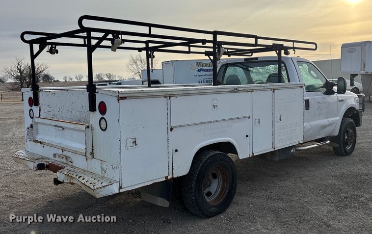 image for item FO3522 2007 Ford F350 utility bed pickup truck