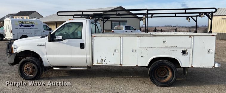 image for item FO3522 2007 Ford F350 utility bed pickup truck