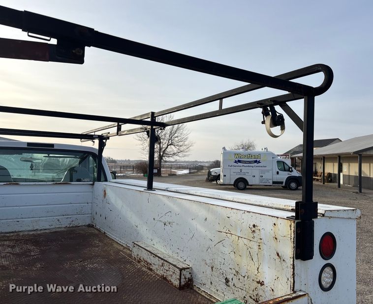 image for item FO3522 2007 Ford F350 utility bed pickup truck