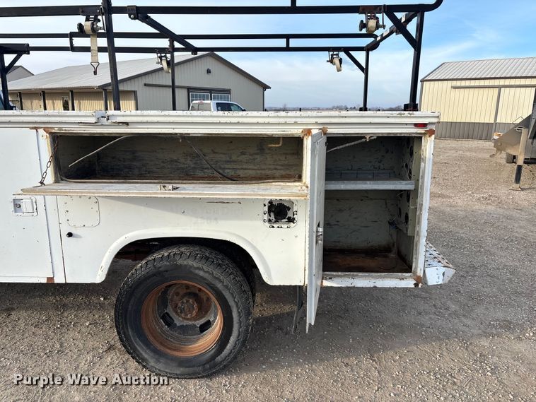 image for item FO3522 2007 Ford F350 utility bed pickup truck