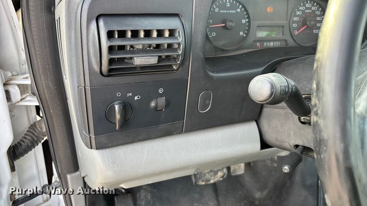 image for item FO3522 2007 Ford F350 utility bed pickup truck