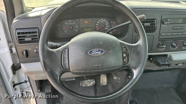 image for item FO3522 2007 Ford F350 utility bed pickup truck