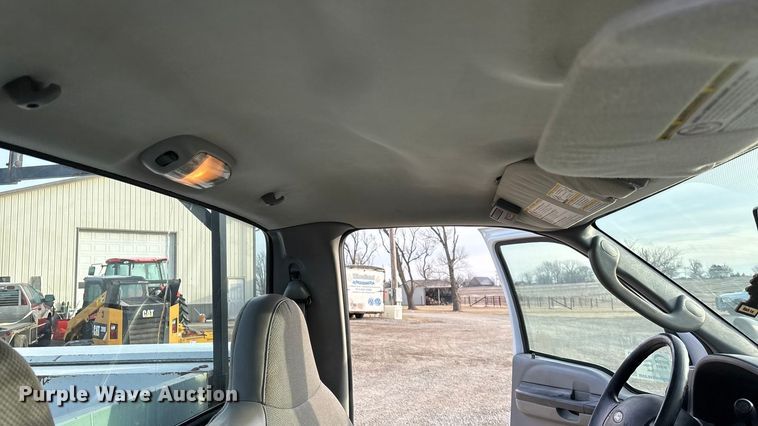 image for item FO3522 2007 Ford F350 utility bed pickup truck