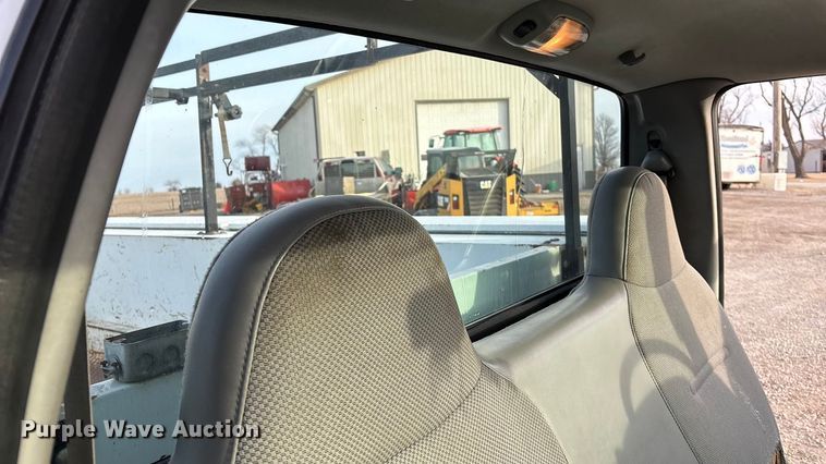 image for item FO3522 2007 Ford F350 utility bed pickup truck