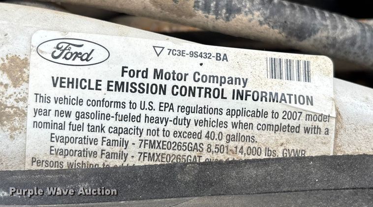 image for item FO3522 2007 Ford F350 utility bed pickup truck