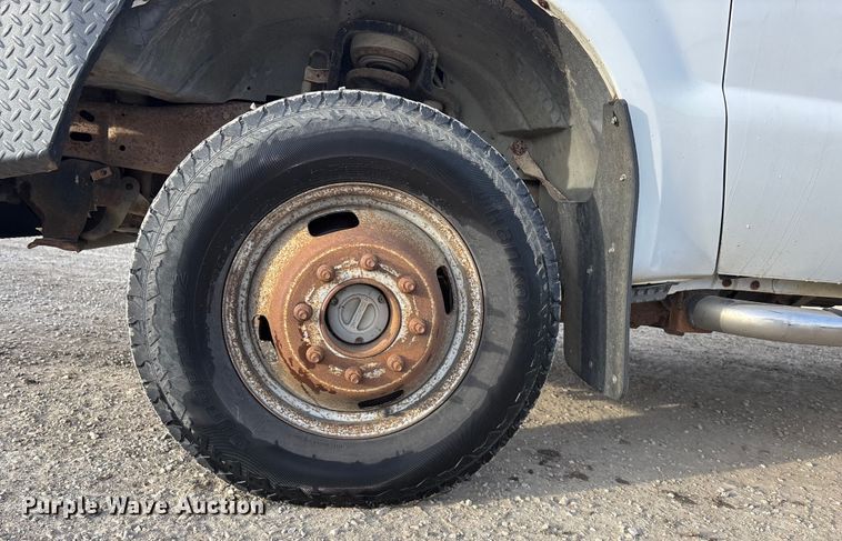 image for item FO3522 2007 Ford F350 utility bed pickup truck