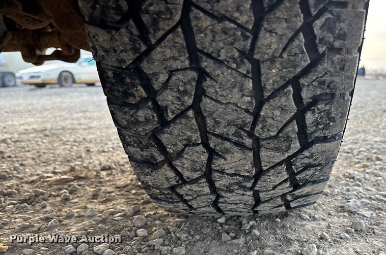 image for item FO3522 2007 Ford F350 utility bed pickup truck