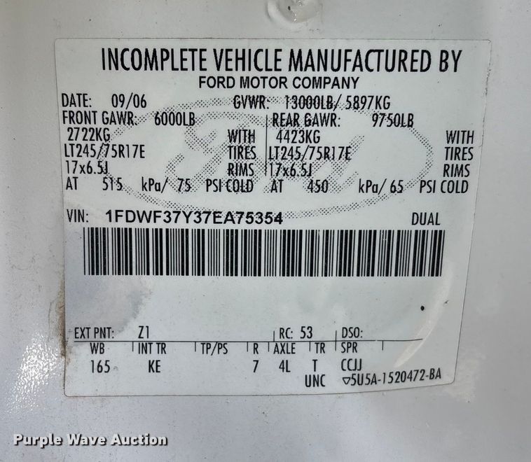 image for item FO3522 2007 Ford F350 utility bed pickup truck