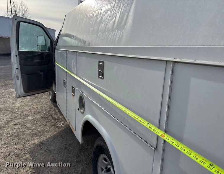 image for item FO3523 2008 Chevrolet Express G3500 utility van