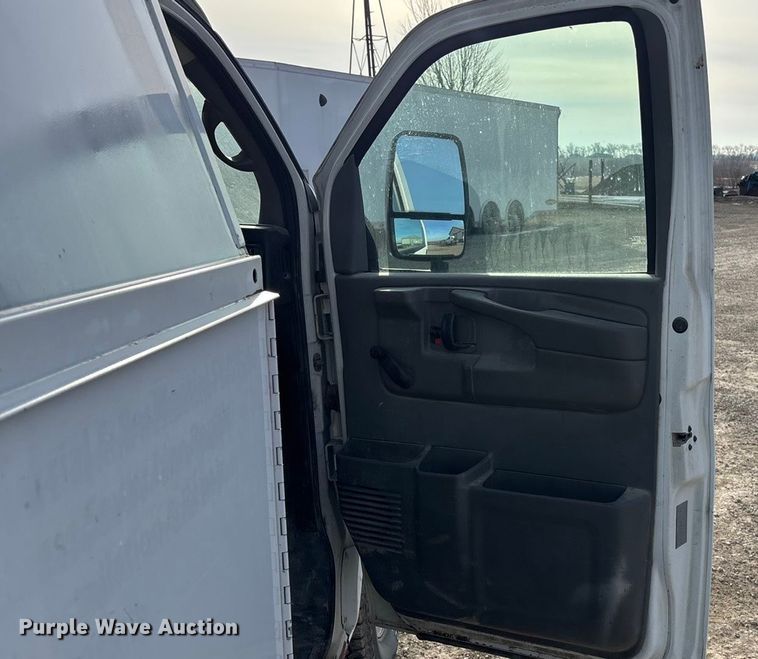 image for item FO3523 2008 Chevrolet Express G3500 utility van