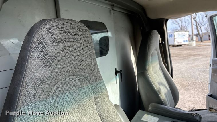 image for item FO3523 2008 Chevrolet Express G3500 utility van
