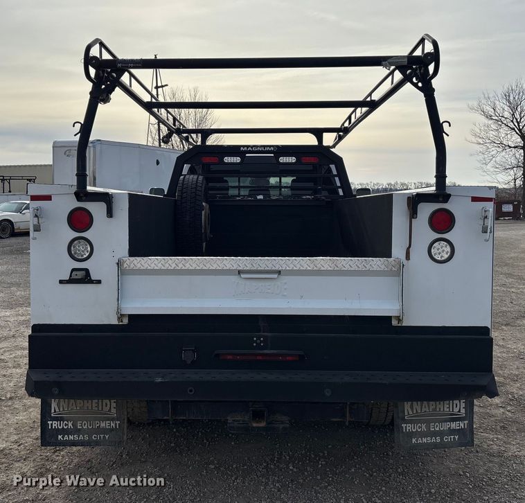 image for item FO3524 2015 RAM 4500 Crew Cab utility / service truck