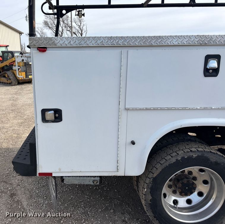 image for item FO3524 2015 RAM 4500 Crew Cab utility / service truck