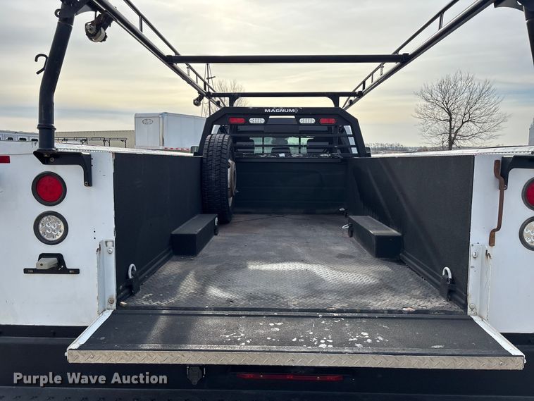 image for item FO3524 2015 RAM 4500 Crew Cab utility / service truck