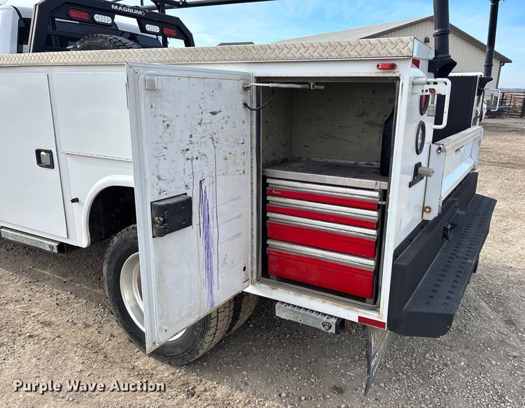 image for item FO3524 2015 RAM 4500 Crew Cab utility / service truck